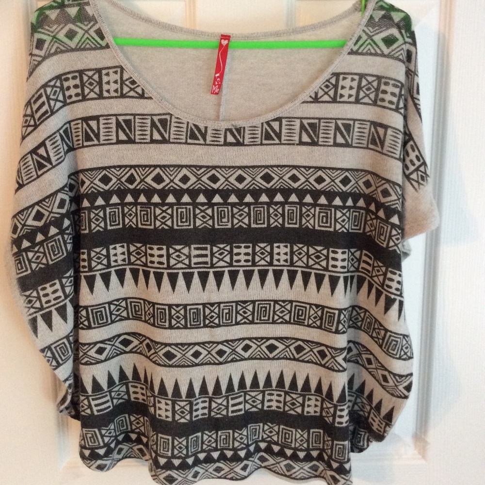 Lov Me Light Weight Aztec Sweater. Small